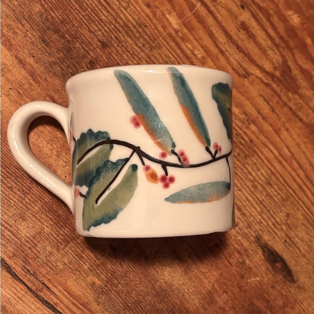 Hartstone Pottery Hand Painted Mug Mistletoe Pattern Traditional Coffee 1990 USA